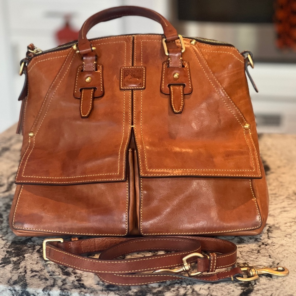 Authentic vintage Dooney and Bourke large flourentine satchel